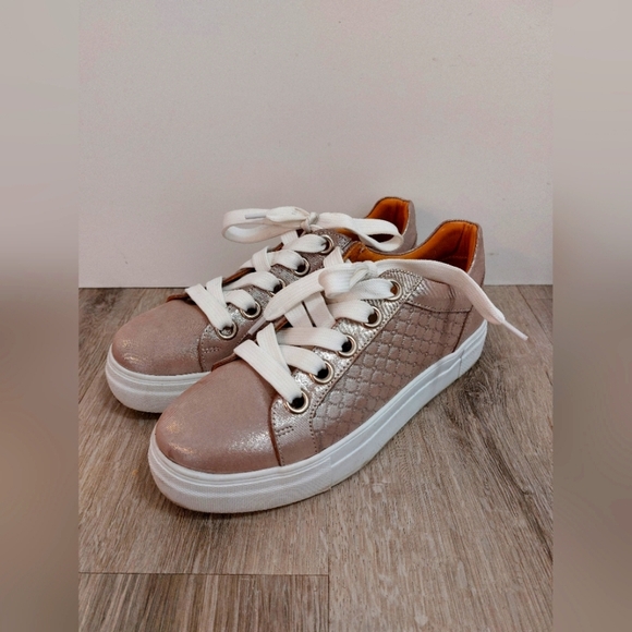 Tyche International Platform Shoes Size 38 (US Size 7.5) Womens - Picture 1 of 5